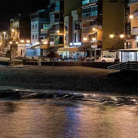 Piso En Primera Linea Con Vistas Directas Al Mar Melenara