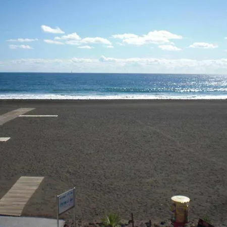 Piso En Primera Linea Con Vistas Directas Al Mar Melenara