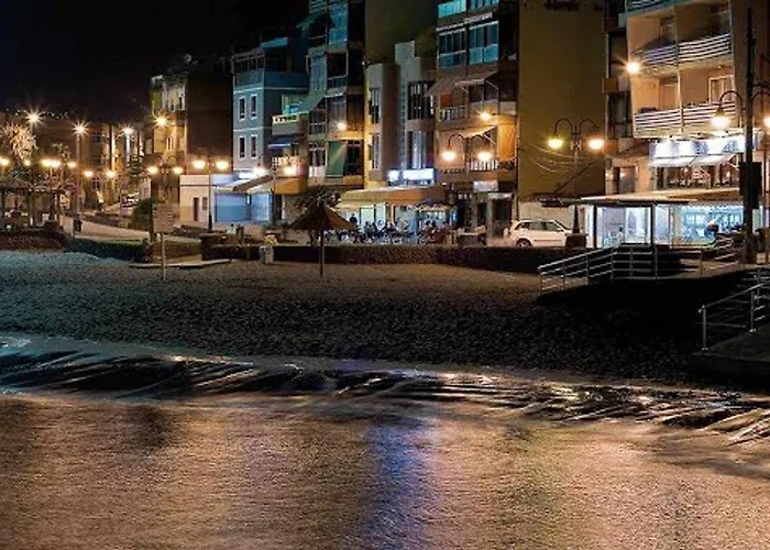 Piso En Primera Linea Con Vistas Directas Al Mar メレナラ