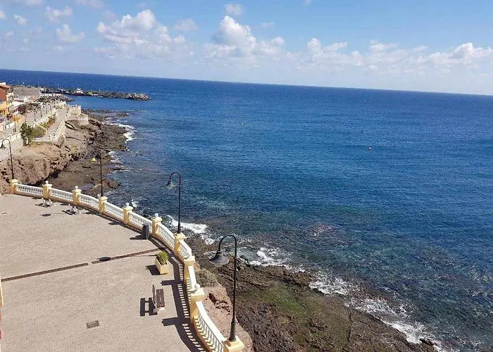 Piso En Primera Linea Con Vistas Directas Al Mar メレナラ