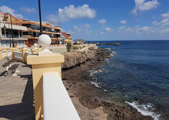 Piso En Primera Linea Con Vistas Directas Al Mar メレナラ